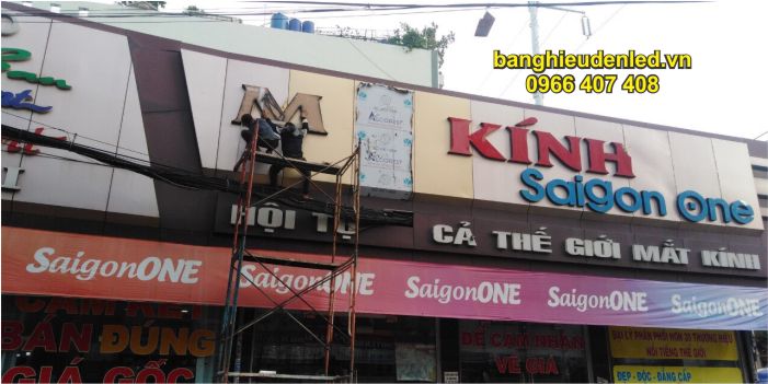 sửa chữa bảng hiệu nhôm alu bay màu