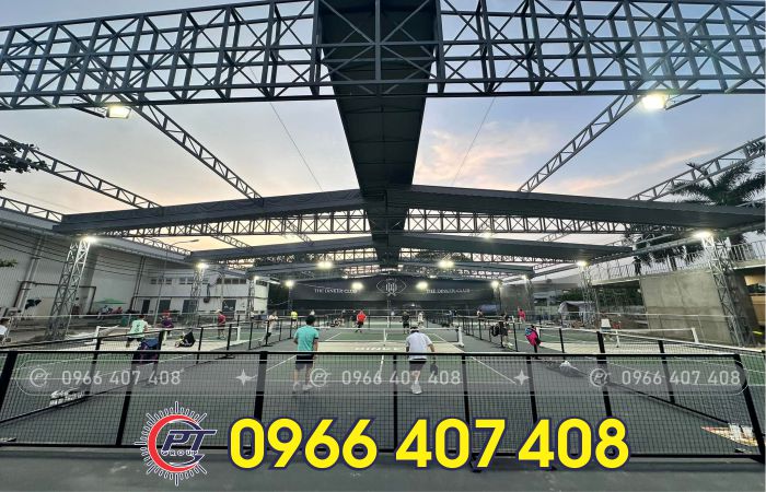 thi công mái bạt xếp bạt kéo giá rẻ cho sân picklepall - sân cầu lông